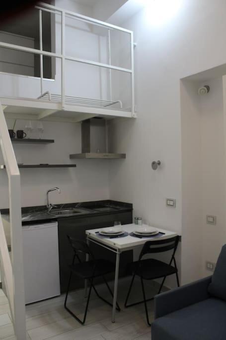 Piccolo Loft A Due Passi Dal Castello Apartamento Milão Exterior foto